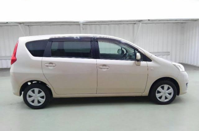 Toyota passo sette